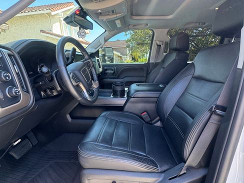 Used 2018 GMC Sierra 2500 Denali w/ Duramax Plus Package AWD/4WD image 11