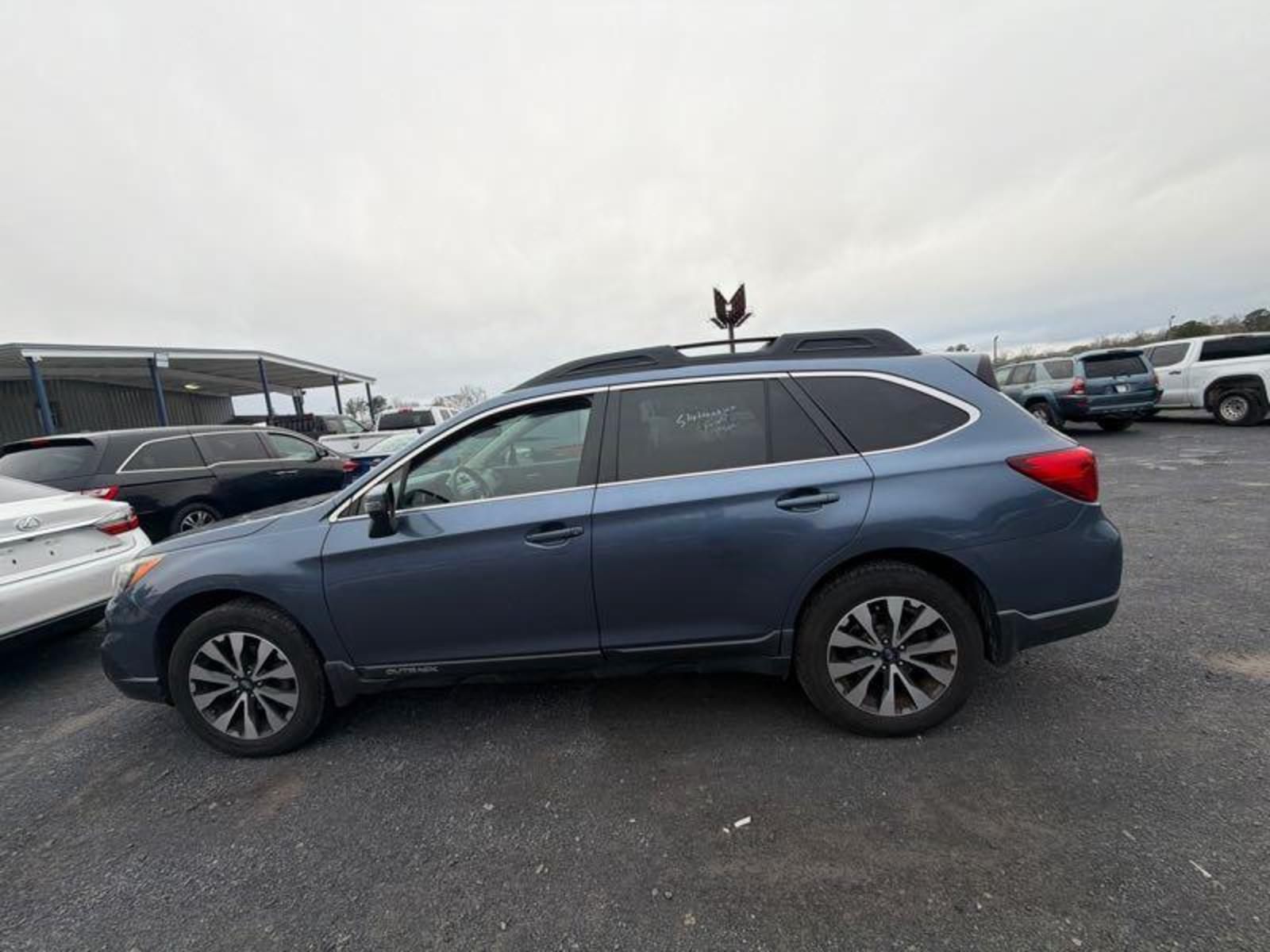 Used 2017 Subaru Outback 2.5i Limited AWD/4WD image 5