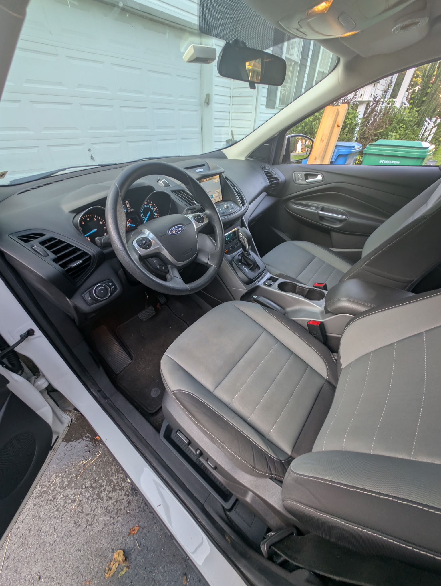 Used 2016 Ford Escape SE w/ Equipment Group 201A FWD image 4