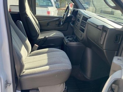 Used 2009 Chevrolet Express 3500 Passenger w/ LT Preferred Equipment Group image 24