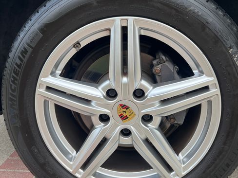 Used 2016 Porsche Cayenne image 5