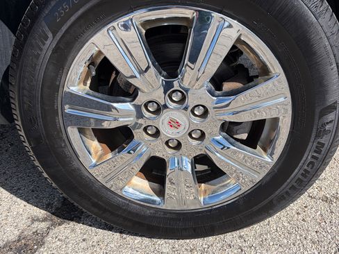 Used 2015 Cadillac SRX Luxury w/ Driver Awareness Package image 17