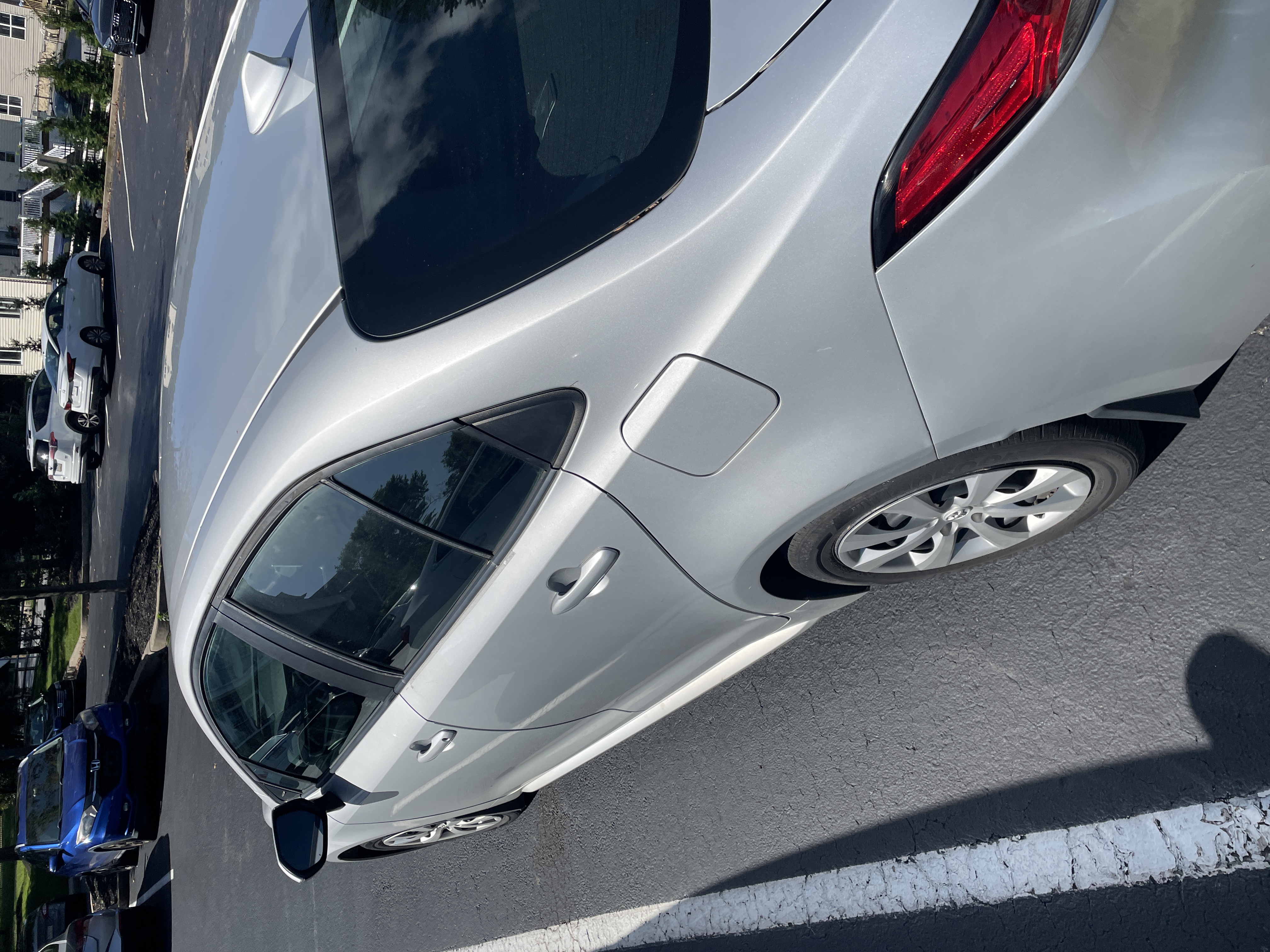Used 2021 Toyota Corolla LE w/ Carpet Mat Package (TMS) FWD image 9