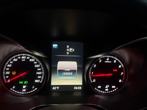 Used 2015 Mercedes-Benz C 300 4MATIC Sedan image 12