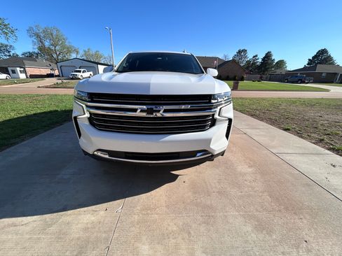 Used 2021 Chevrolet Tahoe LT image 2