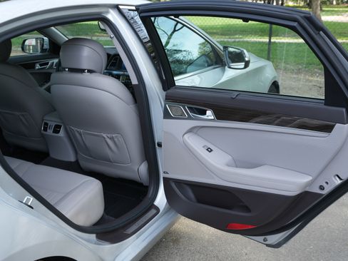 Used 2018 Genesis G80 3.8 w/ Option Group 02 image 22