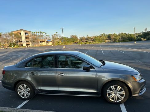 Used 2017 Volkswagen Jetta S image 12