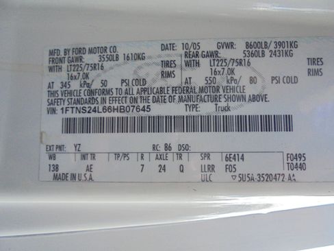 Used 2006 Ford E-250 and Econoline 250 Extended RWD image 9