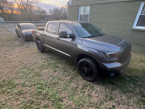 Used 2012 Toyota Tundra SR5 image 1