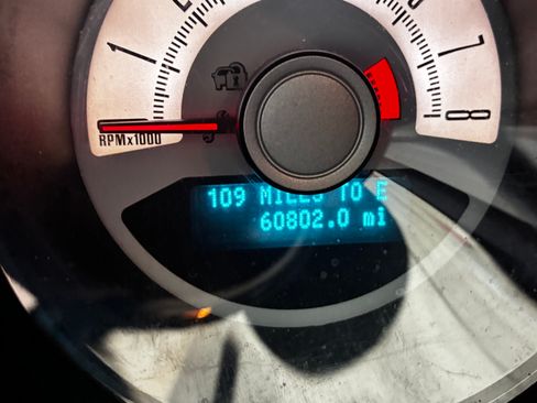 Used 2010 Ford Mustang GT Premium image 9