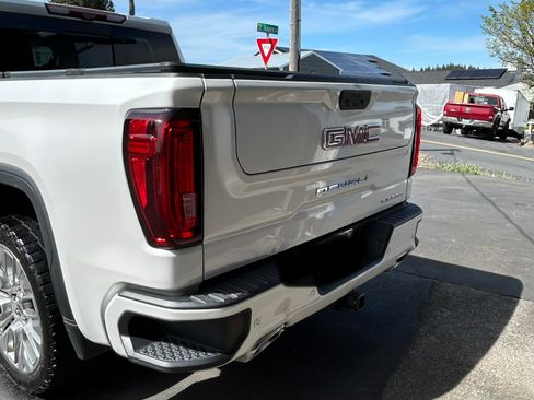 Used 2020 GMC Sierra 1500 Denali w/ Denali Premium Package AWD/4WD image 13