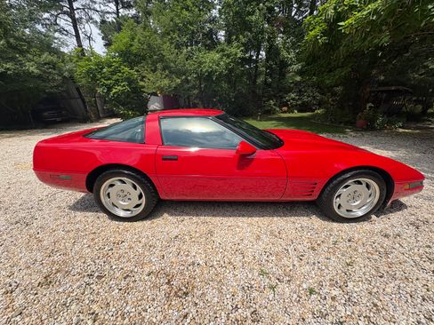 Used 1992 Chevrolet Corvette Coupe RWD image 8