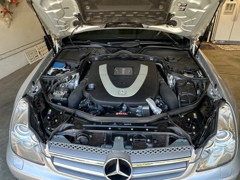 Used 2009 Mercedes-Benz CLS 550 image 8