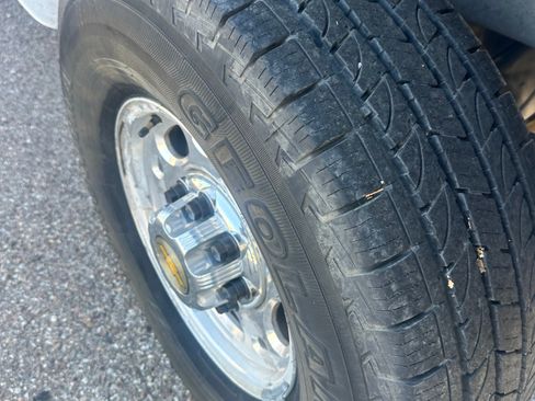 Used 2004 Chevrolet Silverado 2500 LS w/ Heavy-Duty Power Package RWD image 15