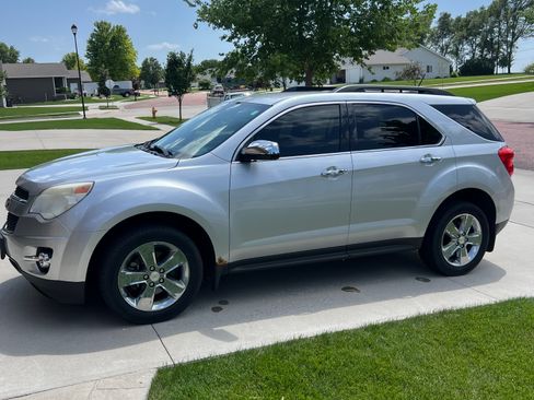 Used 2015 Chevrolet Equinox LT w/ Chrome Appearance Package AWD/4WD image 1