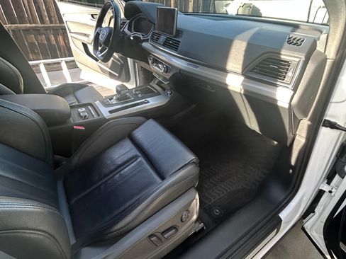 Used 2020 Audi SQ5 Premium Plus w/ Premium Plus Package image 12
