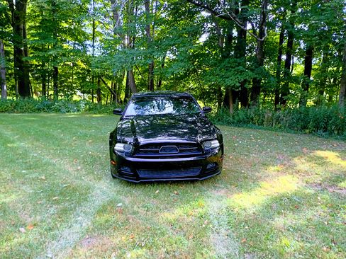 Used 2013 Ford Mustang Premium image 1