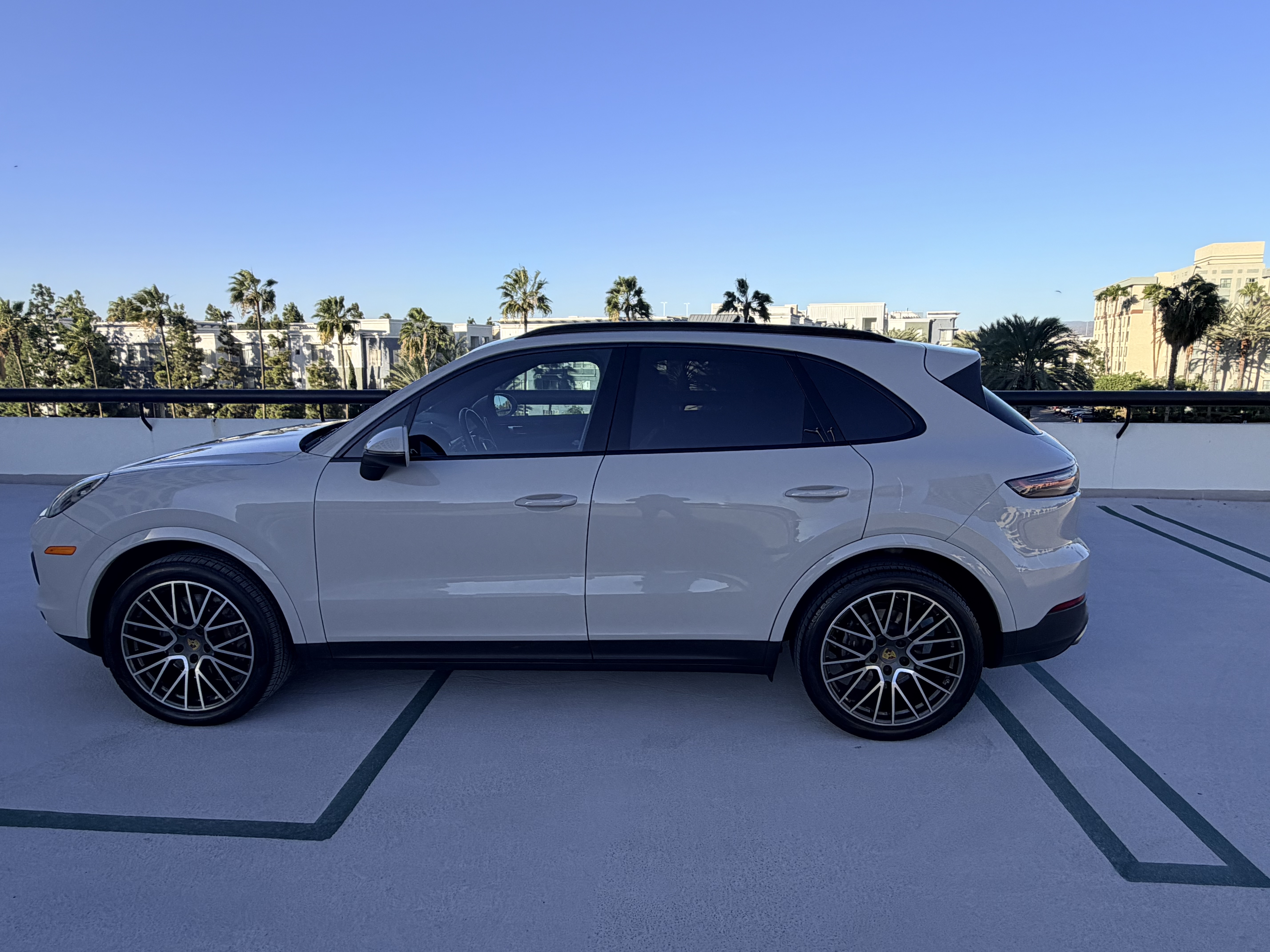 Used 2021 Porsche Cayenne AWD/4WD image 4