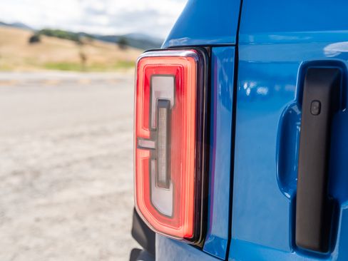 Used 2022 Ford Bronco Wildtrak image 8