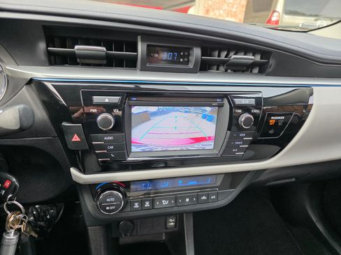 Used 2016 Toyota Corolla LE image 20