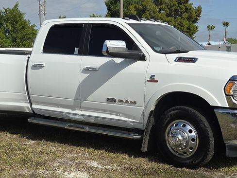 Used 2022 RAM 3500 Limited image 4