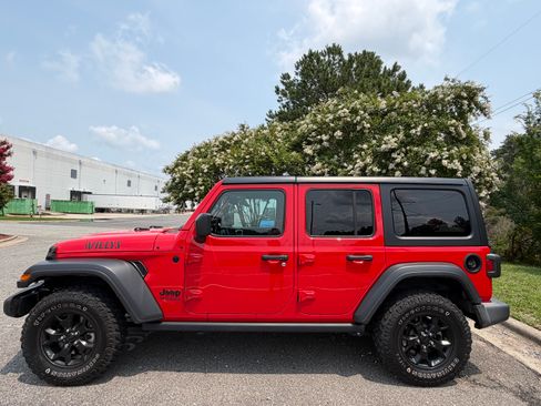 Used 2021 Jeep Wrangler Unlimited Sport AWD/4WD image 5