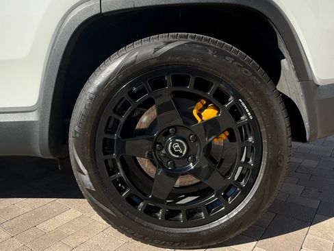 Used 2023 Rivian R1S Adventure image 5