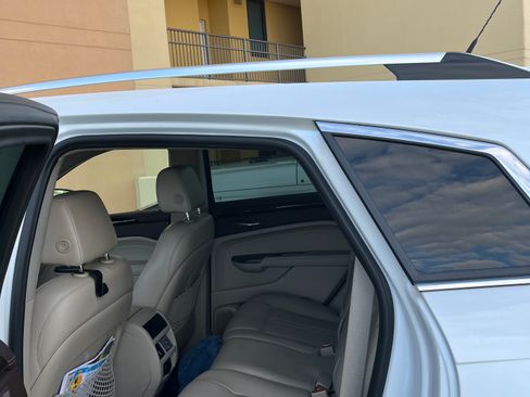 Used 2012 Cadillac SRX Luxury image 6