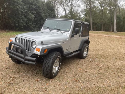 Used 2006 Jeep Wrangler Sport w/ 30" Tire & Wheel Group image 2