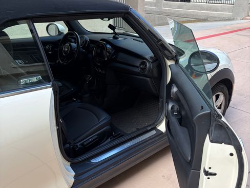 Used 2019 MINI Cooper Convertible w/ Signature Upholstery Package FWD image 11