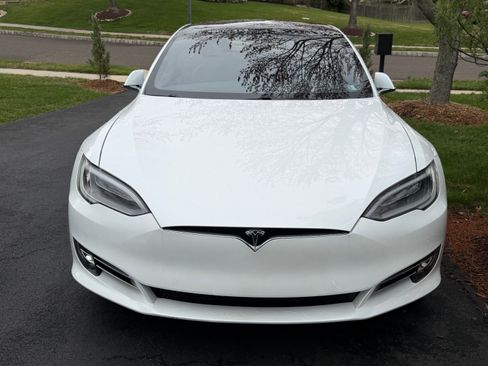 Used 2021 Tesla Model S Long Range Plus image 9