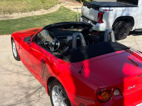 Used 2004 BMW Z4 2.5i image 28