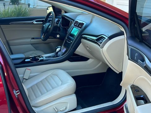 Used 2014 Ford Fusion SE w/ Equipment Group 502A image 11