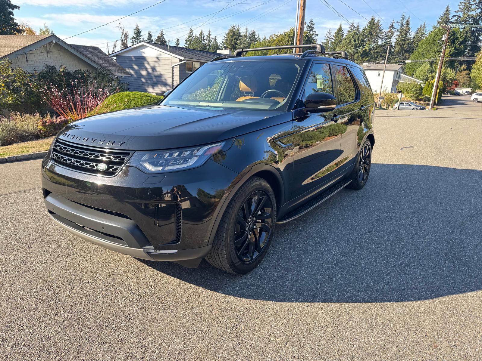 Used 2018 Land Rover Discovery HSE AWD/4WD image 2