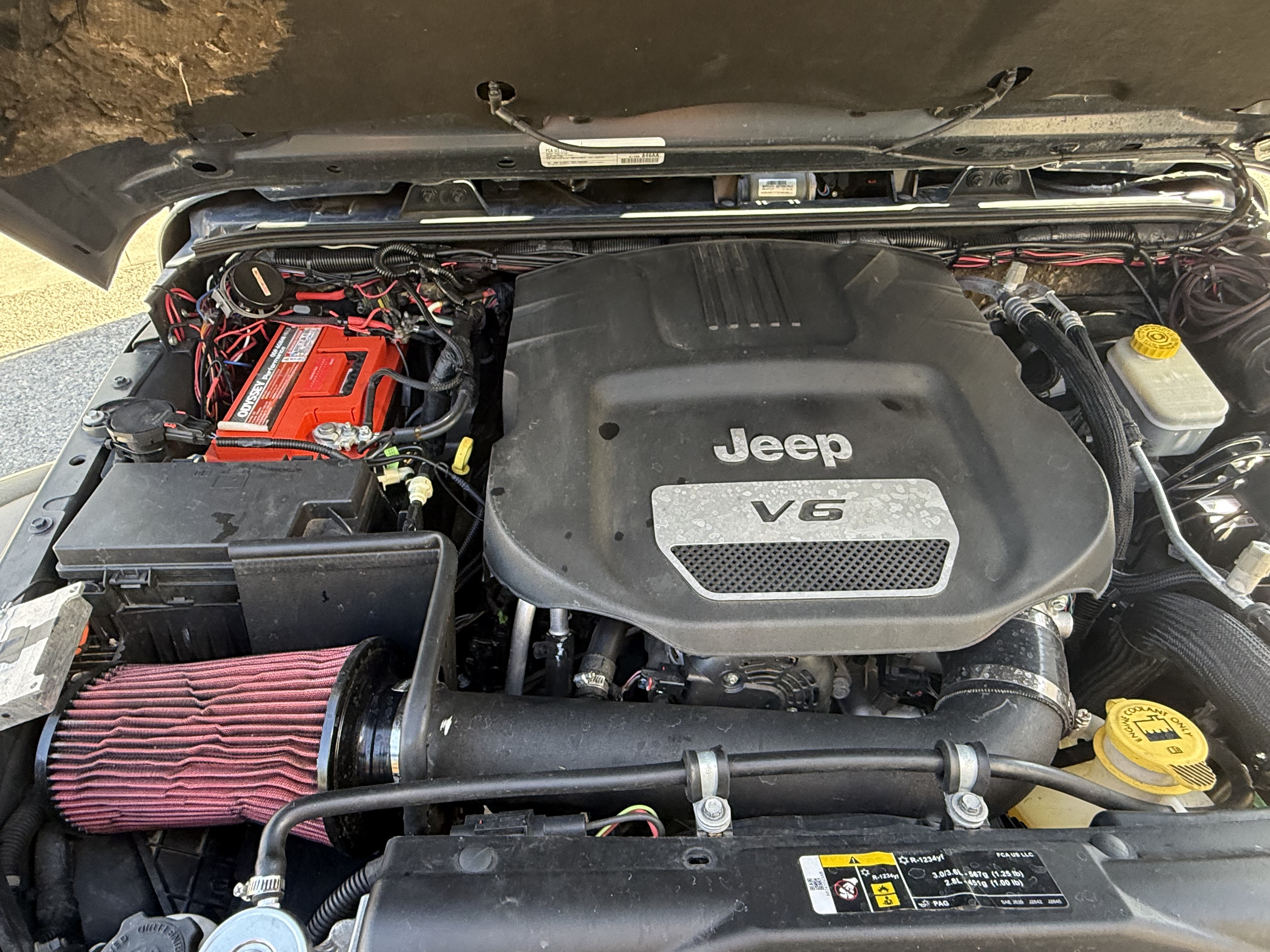 Used 2017 Jeep Wrangler Unlimited Sahara AWD/4WD image 8