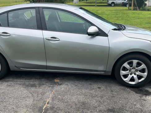 Used 2013 MAZDA MAZDA3 i SV FWD image 5