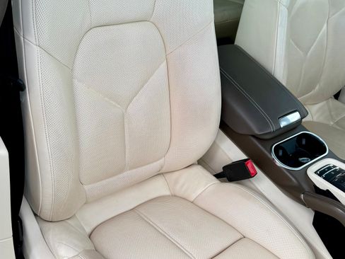 Used 2012 Porsche Cayenne S image 17