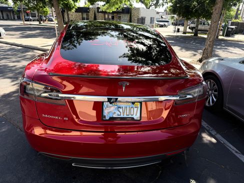 Used 2015 Tesla Model S P90D image 9