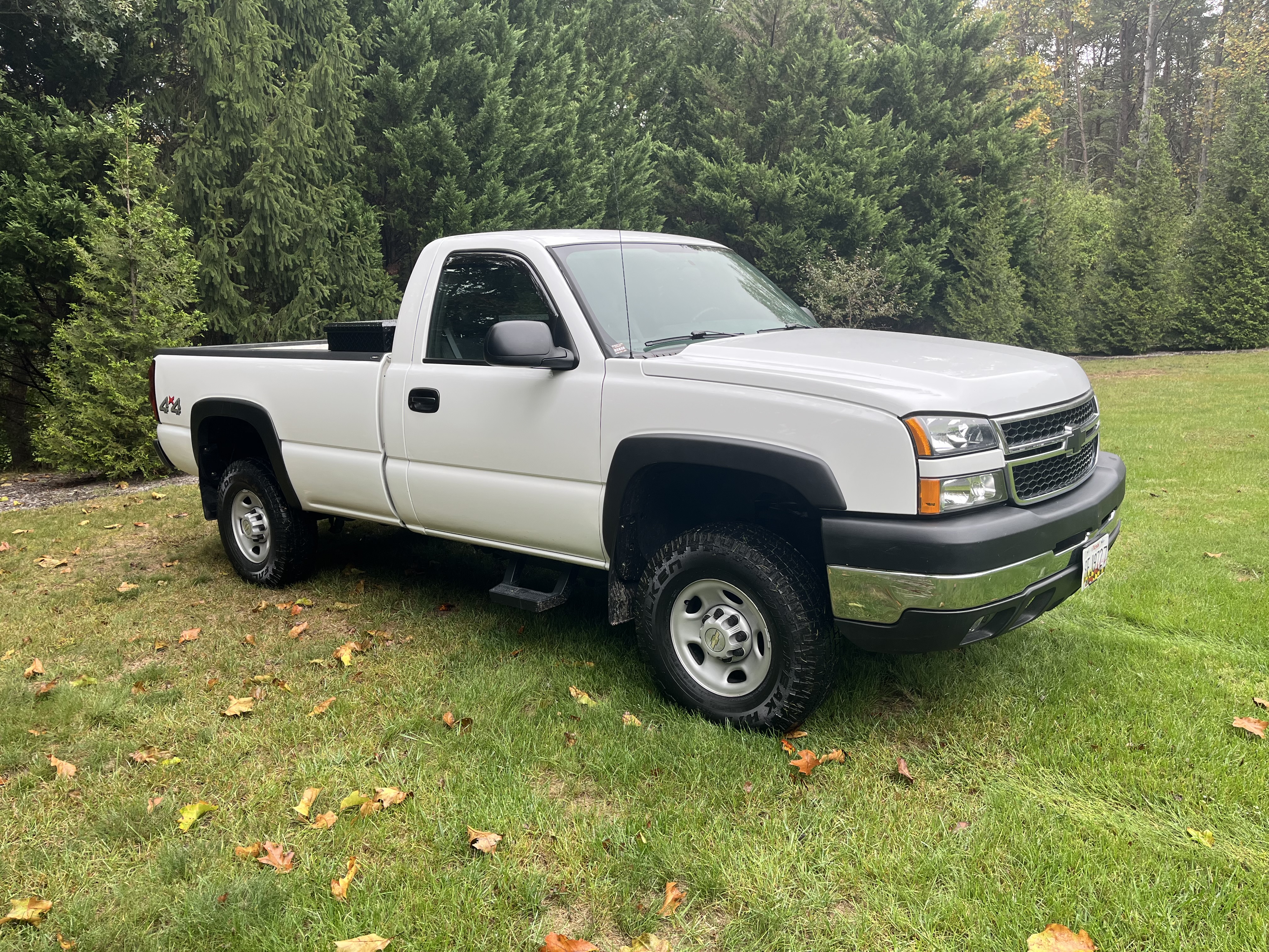 Used 2007 Chevrolet Silverado 2500 W/T w/ Snow Plow Prep Package AWD/4WD image 1