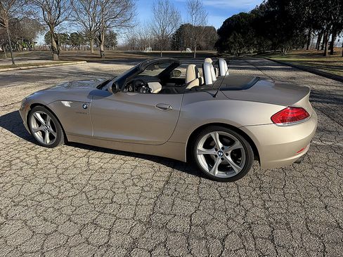 Used 2011 BMW Z4 sDrive30i image 10