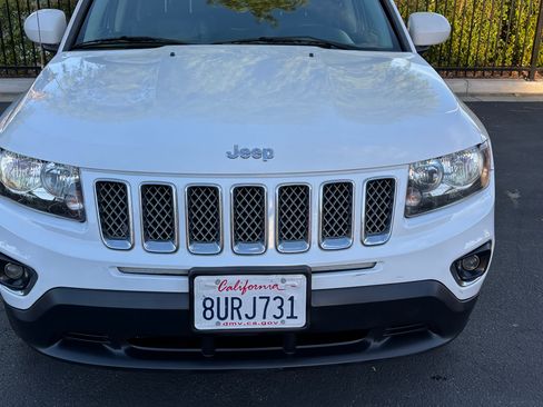 Used 2016 Jeep Compass High Altitude image 2
