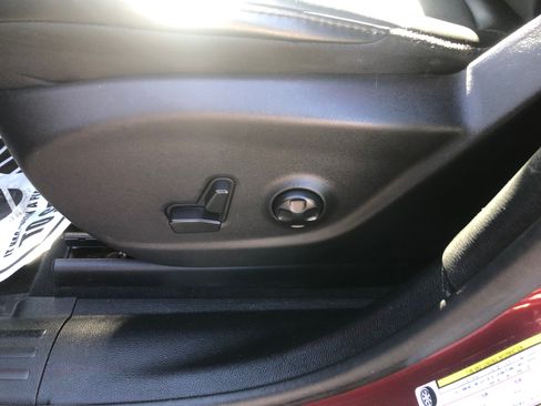 Used 2019 Jeep Cherokee Latitude Plus w/ Cold Weather Group image 21