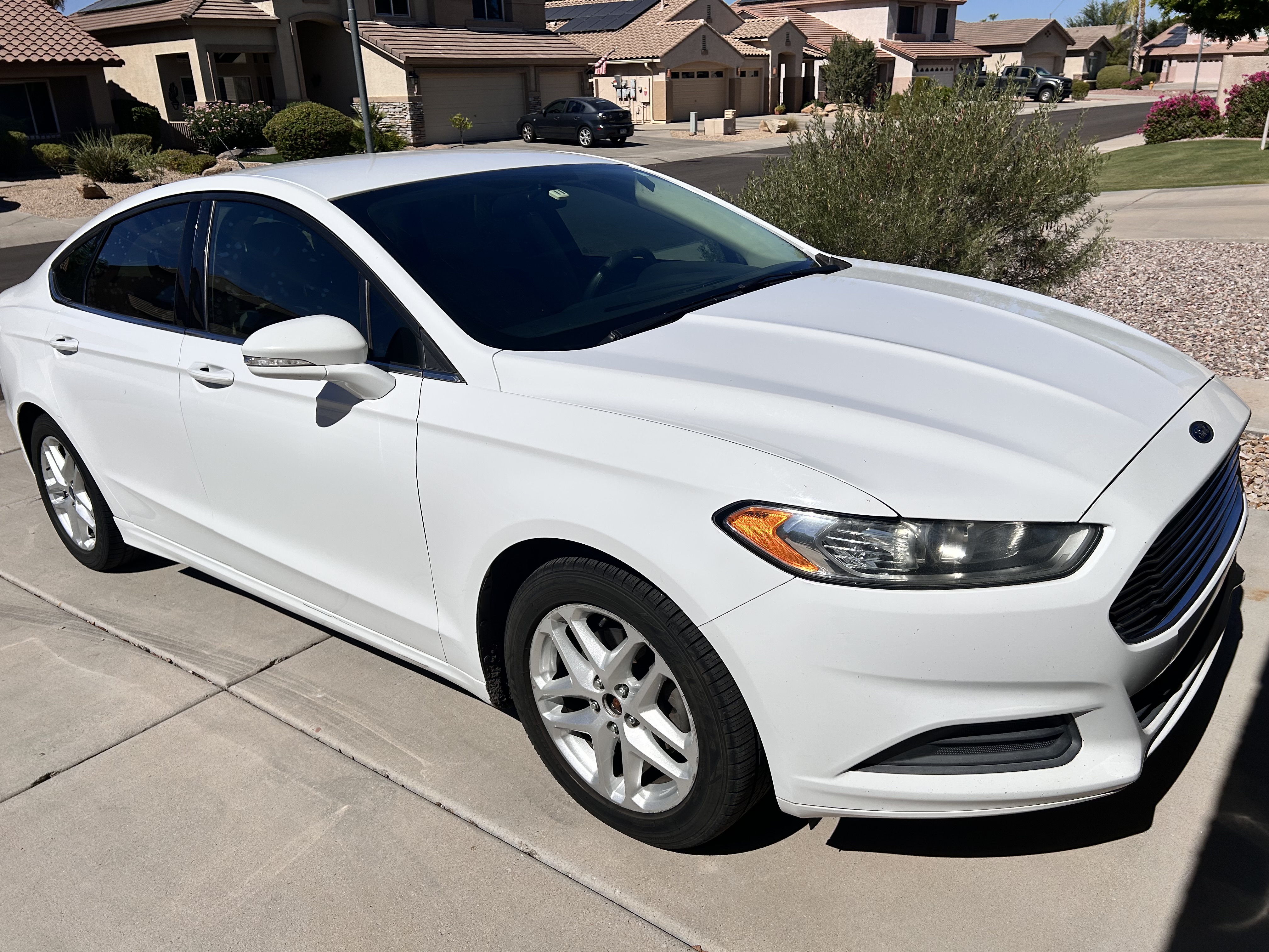 Used 2014 Ford Fusion SE FWD image 14