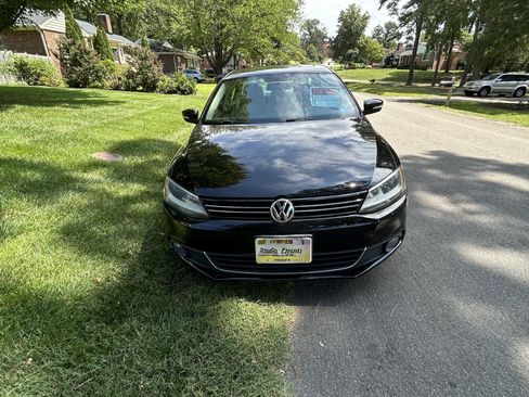 Used 2011 Volkswagen Jetta SEL FWD image 15