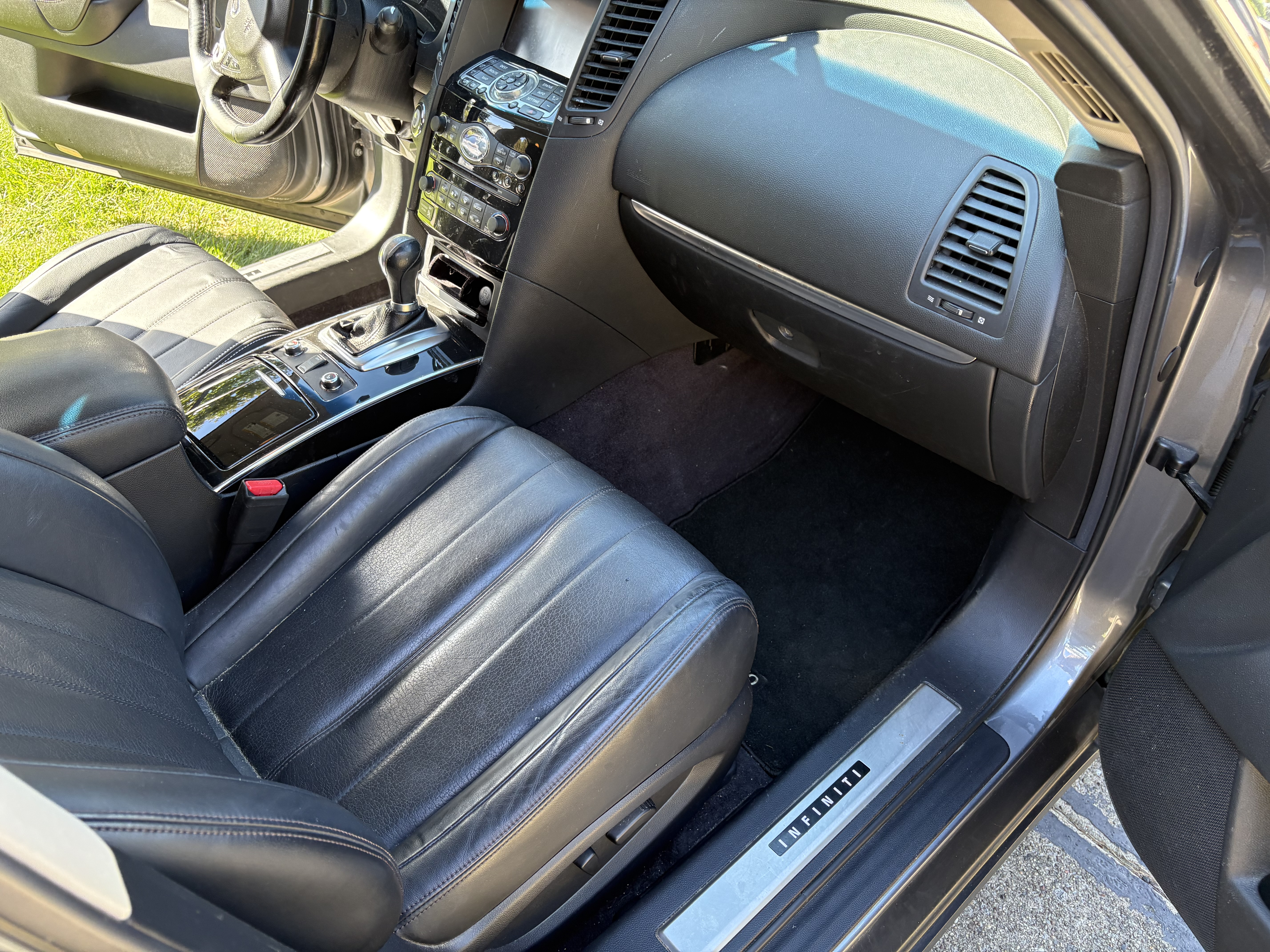 Used 2015 INFINITI QX70 AWD w/ Premium Package image 17