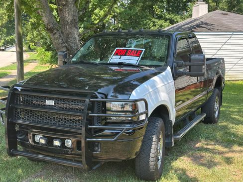 Used 2005 Ford F350 XLT AWD/4WD image 2