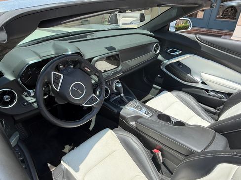 Used 2018 Chevrolet Camaro SS RWD image 11