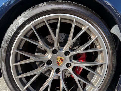 Used 2018 Porsche 911 Carrera 4 image 24