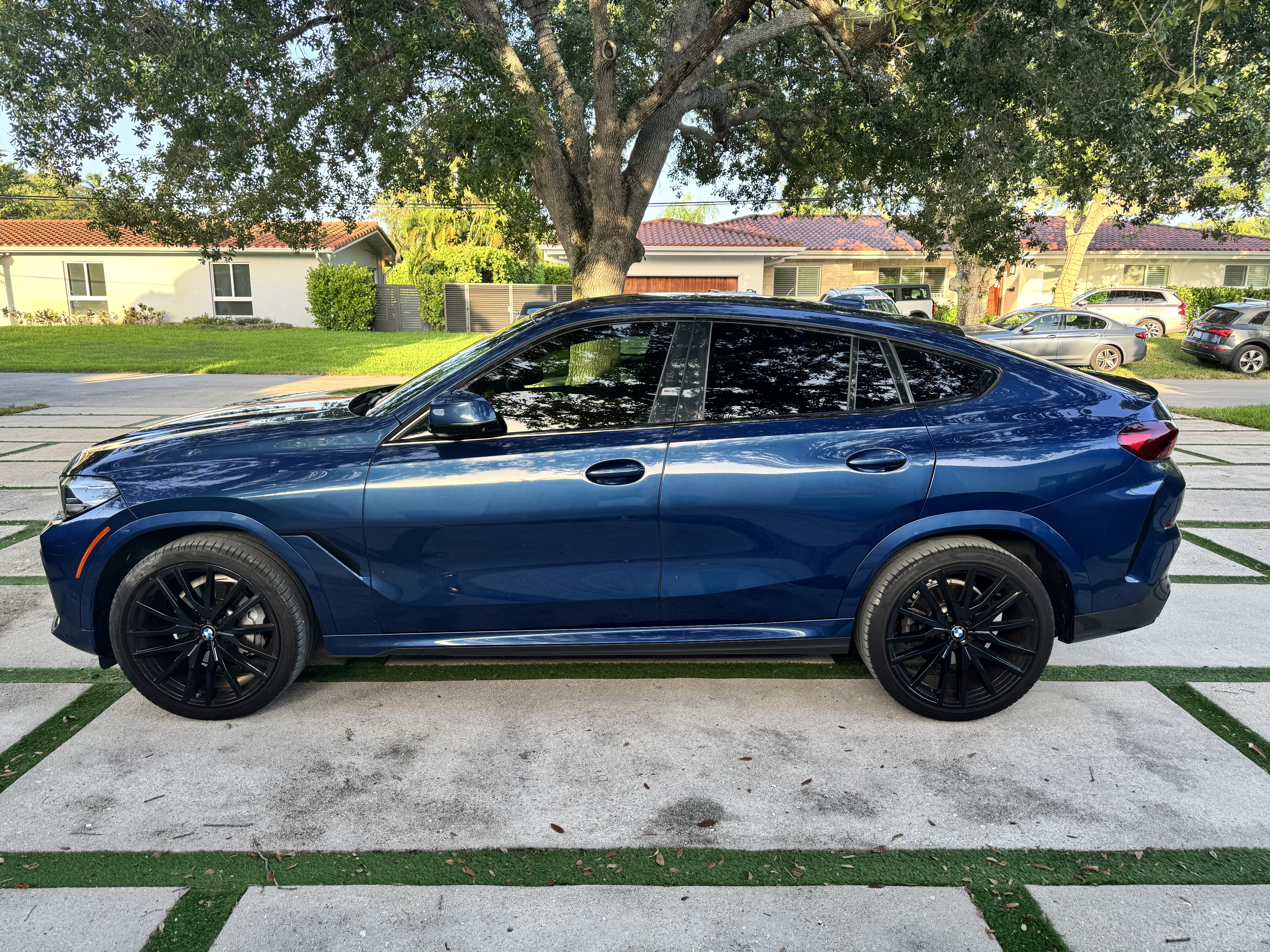 Used 2021 BMW X6 sDrive40i w/ M Sport Package RWD image 10