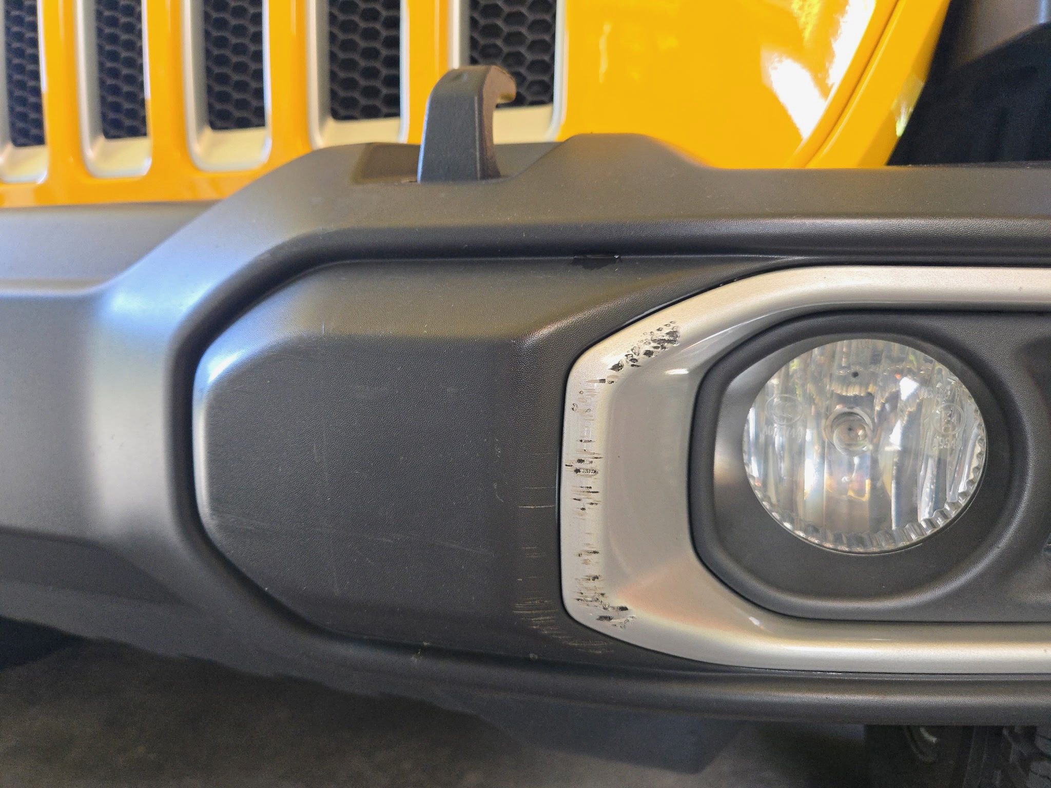 Used 2020 Jeep Wrangler Unlimited Sahara w/ Uconnect 4C Nav & Sound Group AWD/4WD image 19